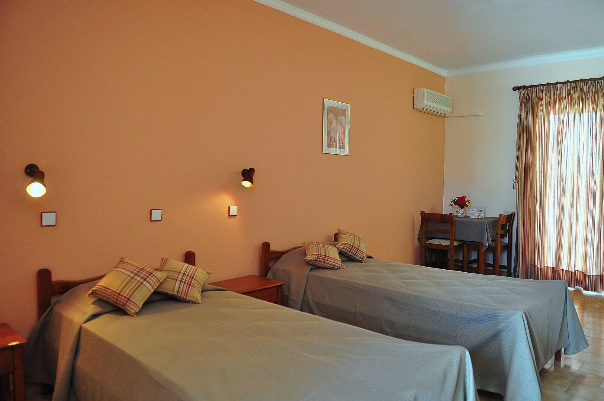 Sandys Studios Apartments And Log Villas Psalidi  Exterior foto
